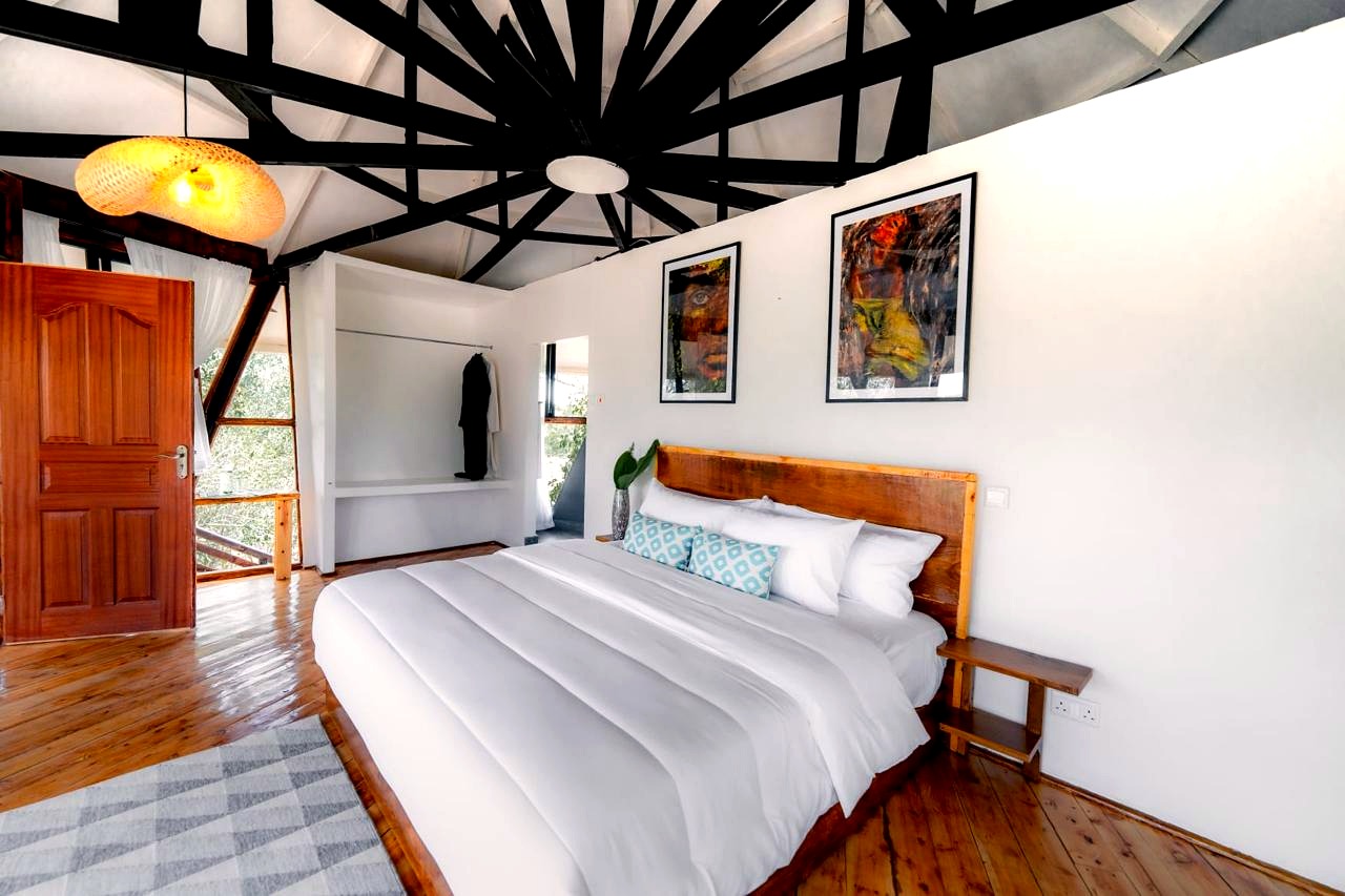 Treehouse Suite bedroom interior